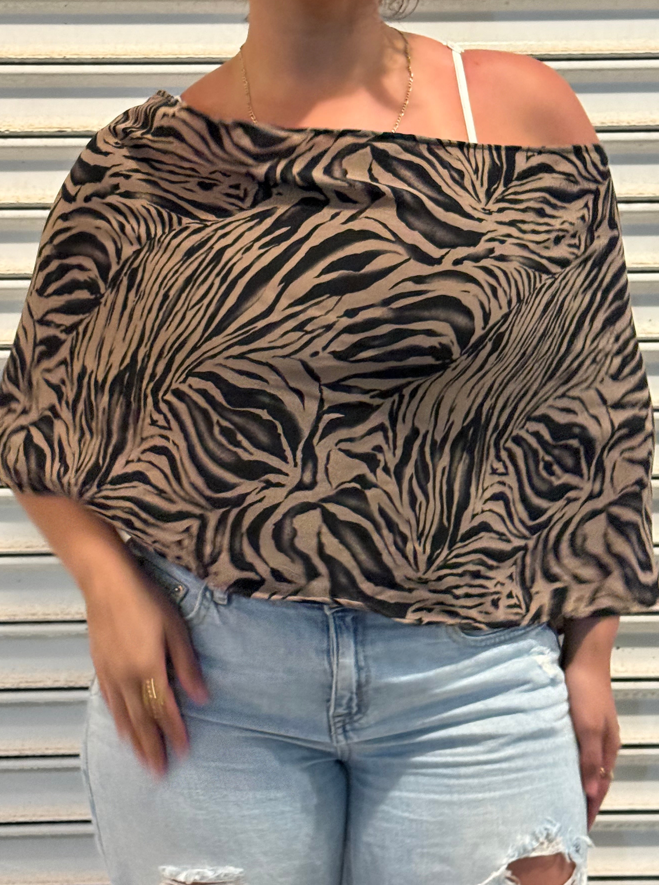 Claudia’s poncho - zebra