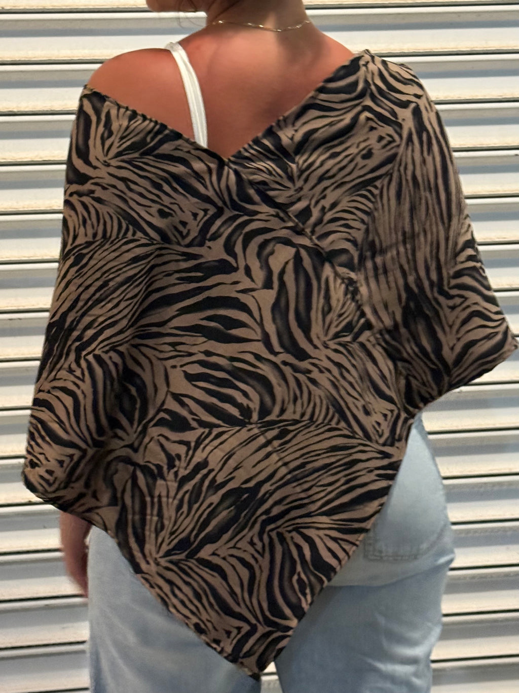 Claudia’s poncho - zebra